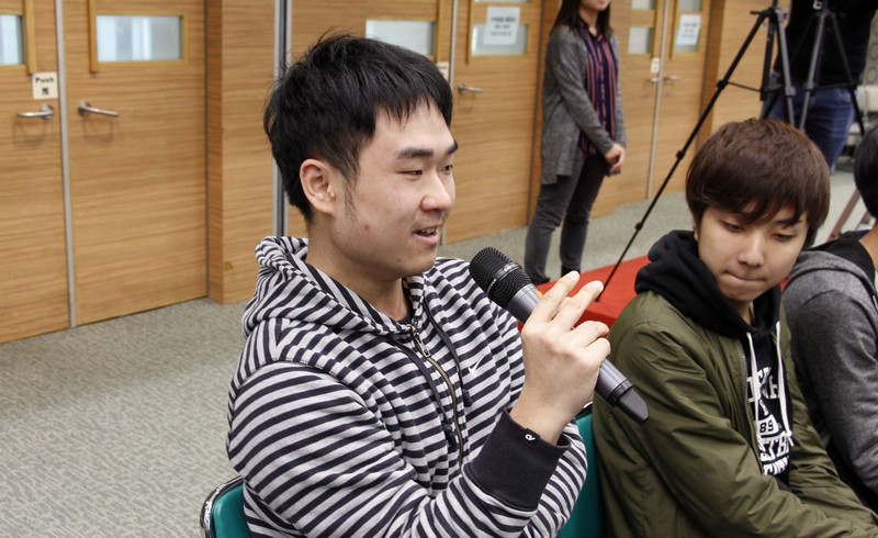 Students from the School of Communication raised questions during the Q&A session and the scene at the talk -2