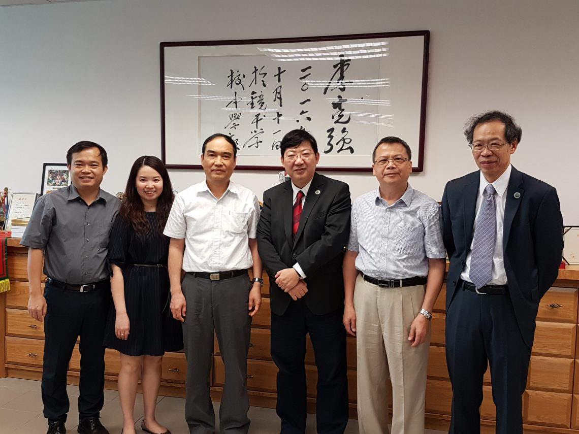 HSMC delegation and management of Keang Peng School
