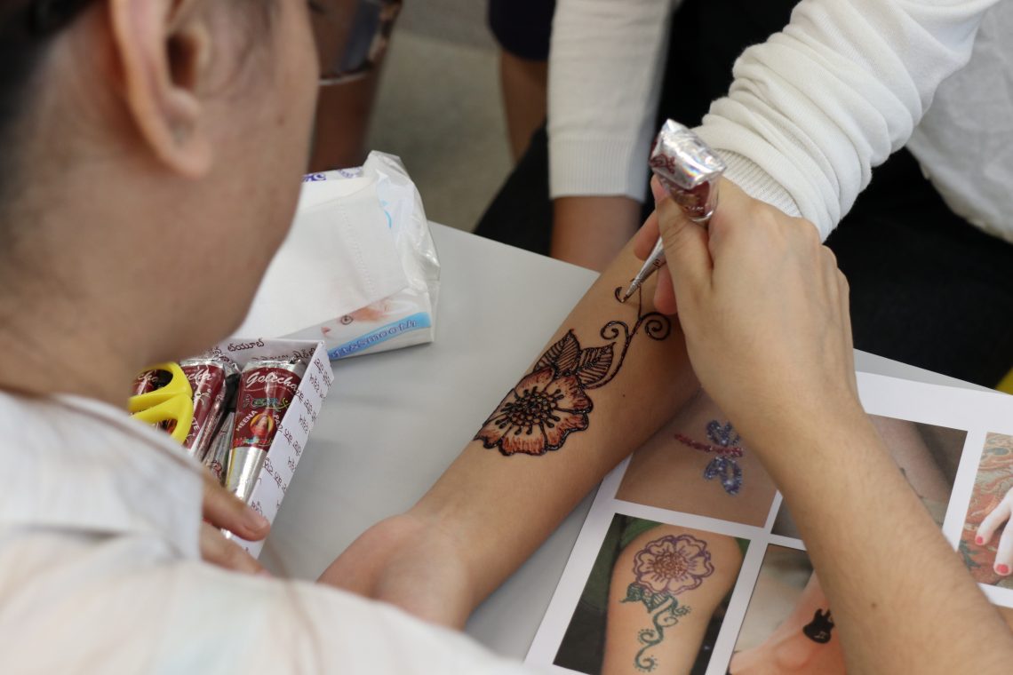 Henna drawing