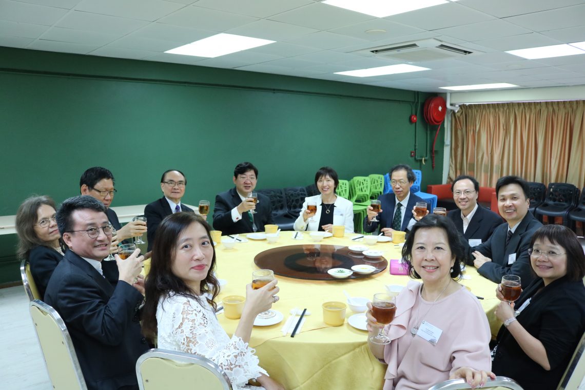 Representatives of HSMC and DAHK had a casual lunch gathering after the signing ceremony.