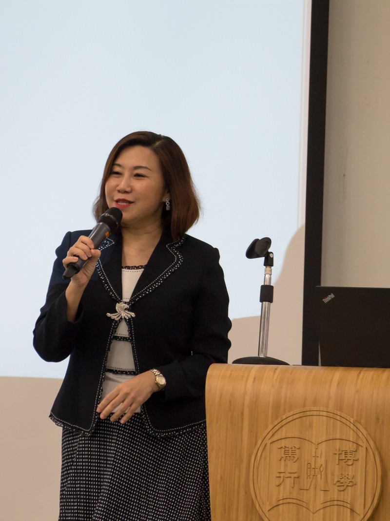 Dean Scarlet Tso gave the welcoming remarks in the briefing session.