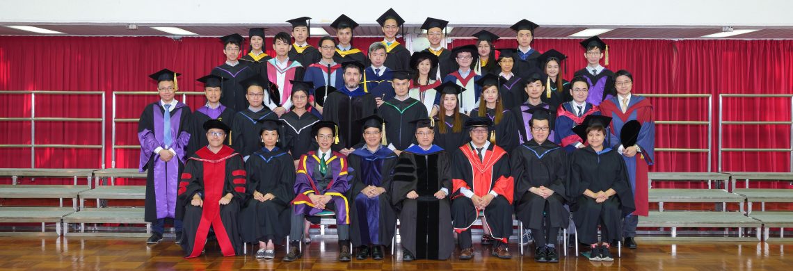 Graduating students and teaching staff of Residential Colleges