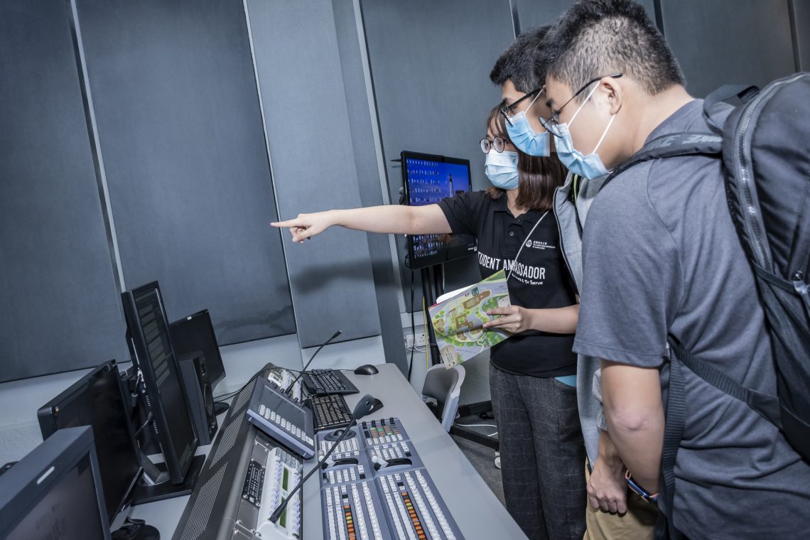 On HSUHK Information Day 2020, campus tours escorted by HSUHK Student Ambassadors.