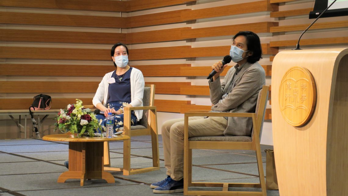 Dr Joyce Lee (left) and Dr Reijiro Aoyama (right) speak on ‘Teacher as Student: Reflective Dialogue about Language Teaching and Learning’.