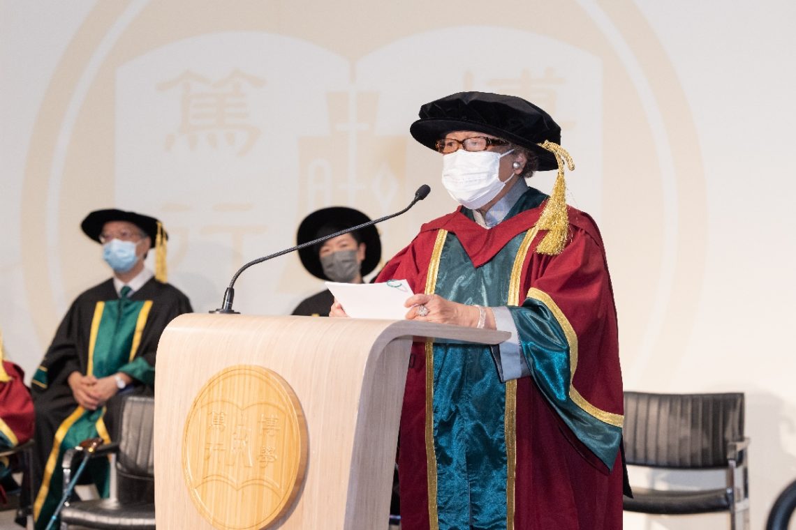 Dr Alice Lam delivers her speech on behalf of the four Honorary Doctorate recipients.