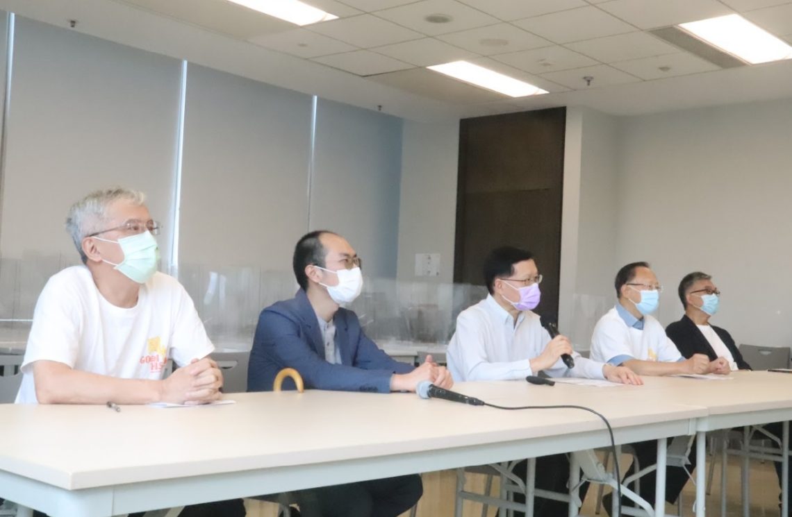 Professor Kwok-kan Tam (middle), Dean of School of Humanities and Social Science, along with the Departments Heads, welcome new students via Microsoft Teams.