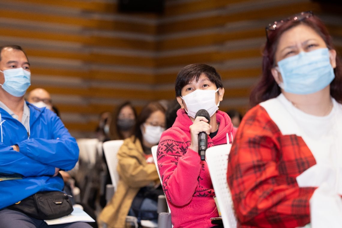 Parents share their views and raise questions to President Ho.