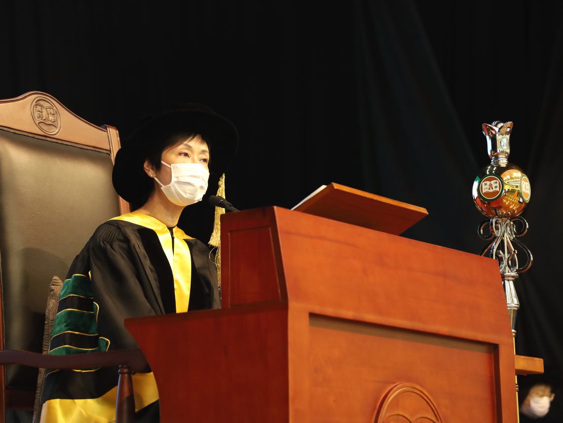 Ms Diana Cesar, Chairman of the Board of Governors of HSUHK, officiated the morning sessions of the HSUHK Graduation Ceremony 2021