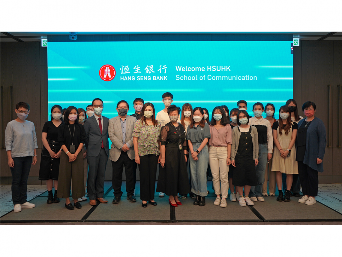 SCOM teachers and students take a photo with Ms Wong (middle) and Mr Chow (second left in the first row).