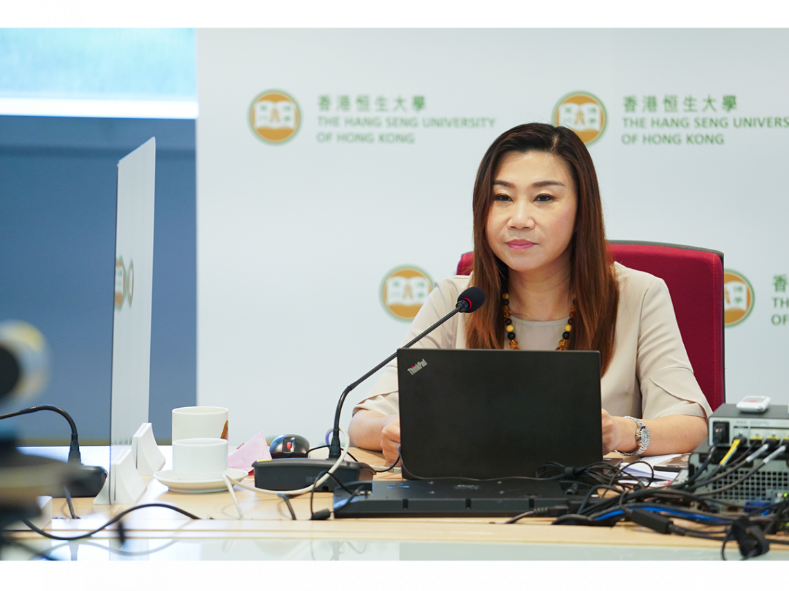 香港恒生大學傳播學院院長曹虹教授致開幕辭。