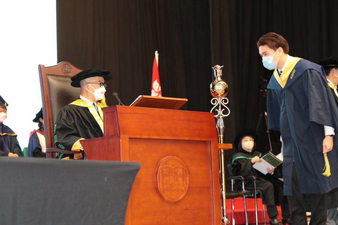 Dr Moses Cheng, Chairman of Council, officiated at the HSUHK Graduation Ceremony 2022.