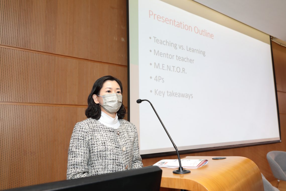 Dr Winnie Chan shared her teaching philosophy – Teachers as Mentors with the participants