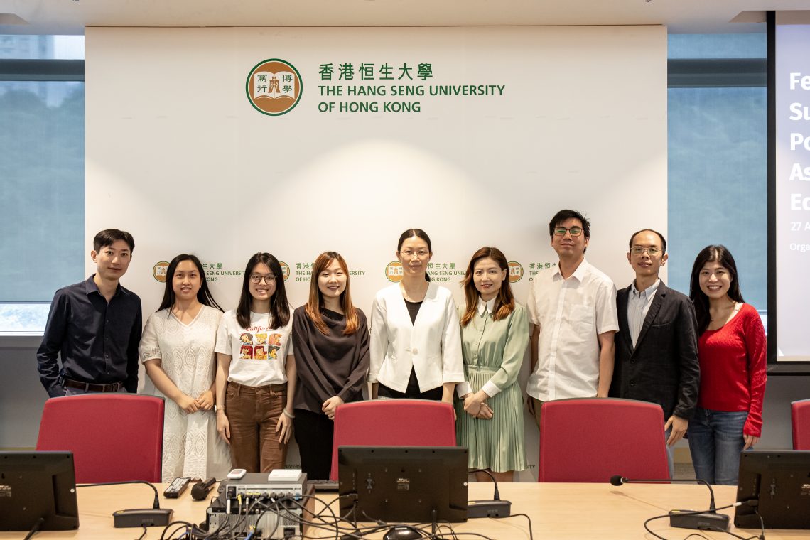 Colleagues from the Department of English join the seminar and celebrate with award-winning teachers.