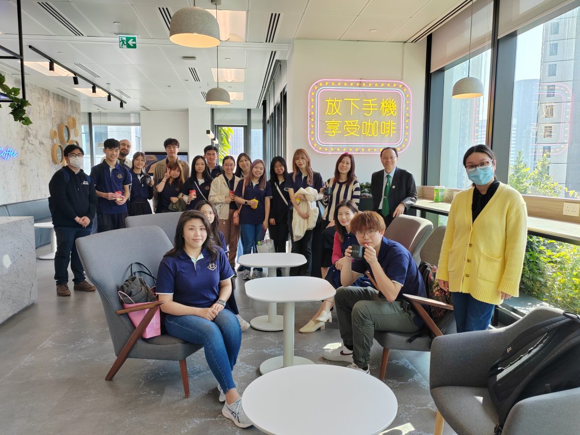 榮譽學院學生參觀奧美香港辦公室。
